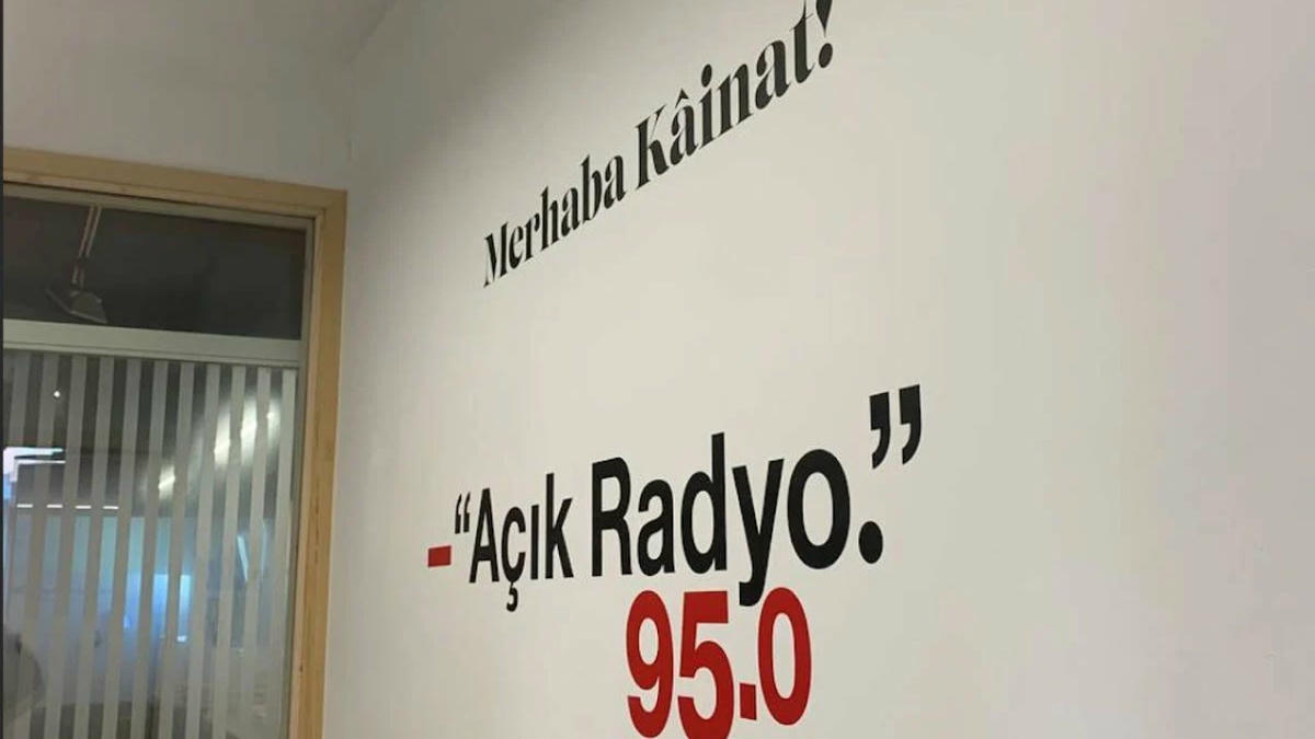 Açık Radyo'ya verilen ceza: Mahkemeden yürütmeyi durdurma kararı